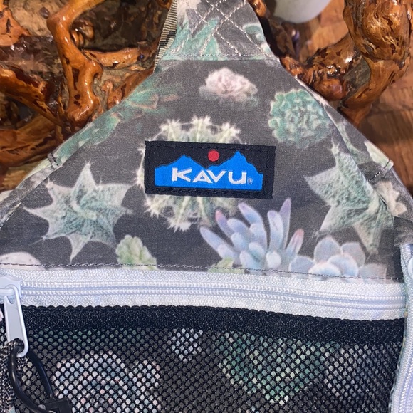 Kavu Bags Kavu Womens Yoho Sling Crossbody Bagnwt Poshmark